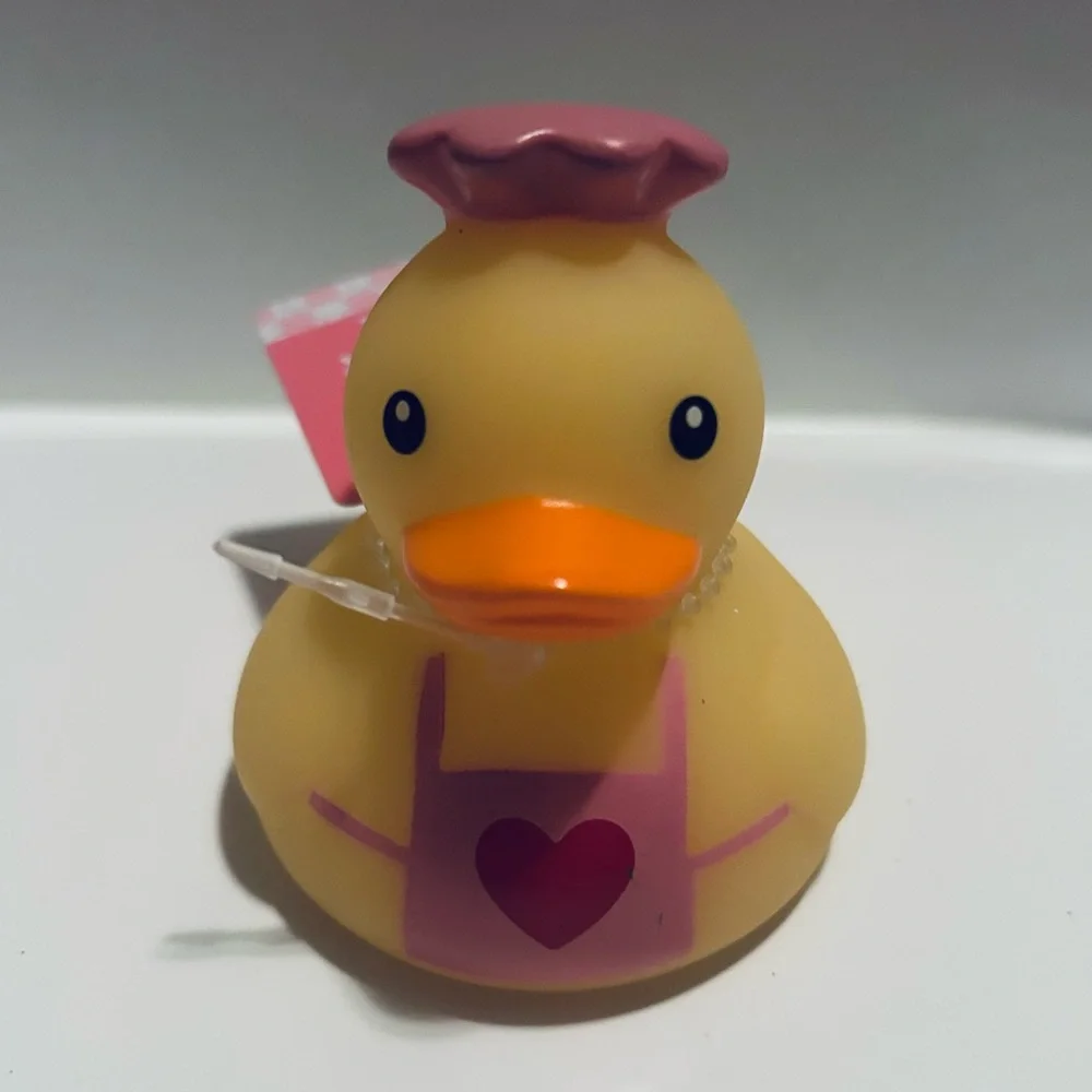 NEW!! Bullseye Playground Valentine’s Day Rubber Duck Set (Includes 5 Ducks)-NWT